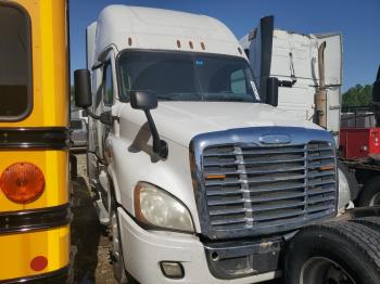  Salvage Freightliner Cascadia 1