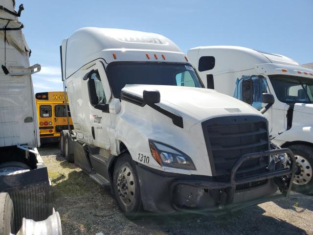  Salvage Freightliner Cascadia 1