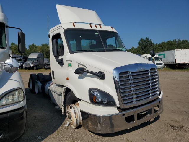  Salvage Freightliner Cascadia 1