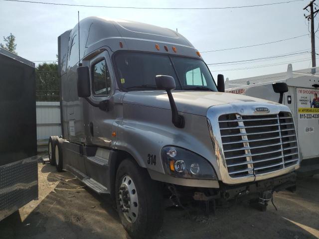  Salvage Freightliner Cascadia 1