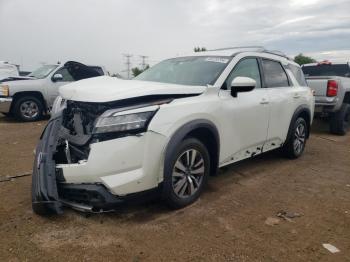  Salvage Nissan Pathfinder