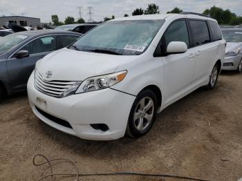  Salvage Toyota Sienna