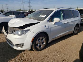  Salvage Chrysler Pacifica