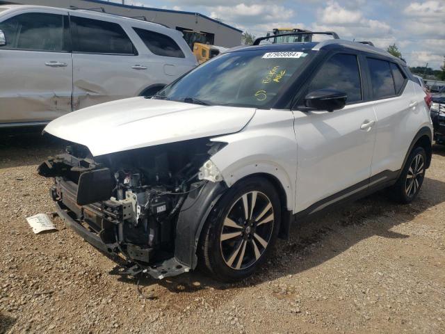  Salvage Nissan Kicks