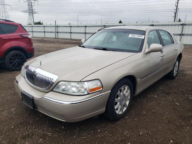  Salvage Lincoln Towncar