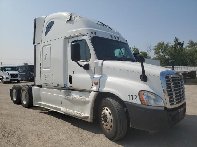  Salvage Freightliner Cascadia 1