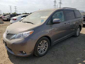  Salvage Toyota Sienna