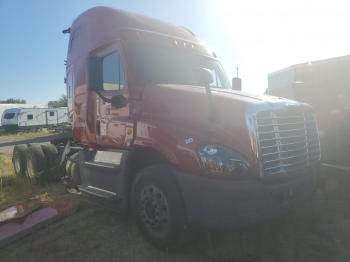  Salvage Freightliner Cascadia 1