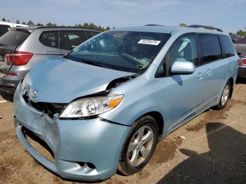  Salvage Toyota Sienna