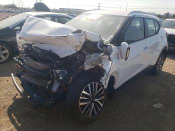  Salvage Nissan Kicks