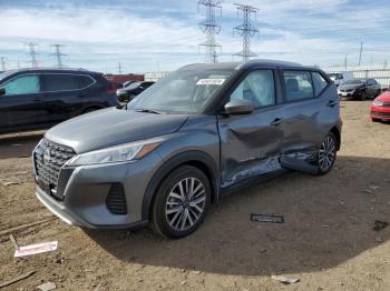  Salvage Nissan Kicks