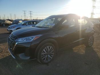  Salvage Nissan Kicks