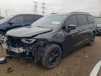  Salvage Chrysler Pacifica