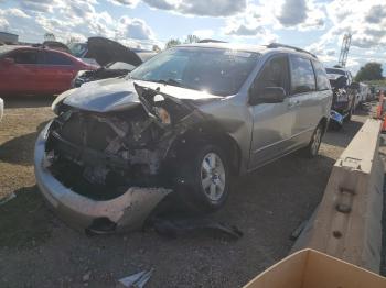  Salvage Toyota Sienna