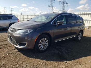  Salvage Chrysler Pacifica