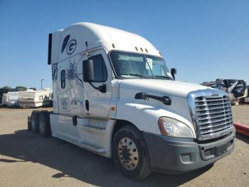  Salvage Freightliner Cascadia 1