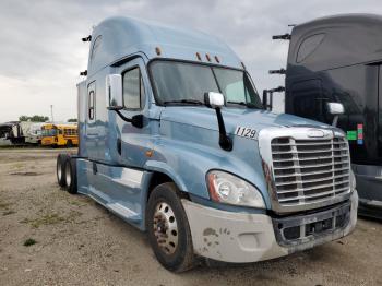  Salvage Freightliner Cascadia 1