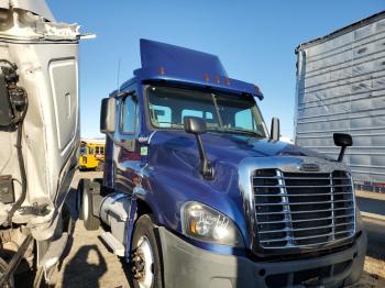  Salvage Freightliner Cascadia 1