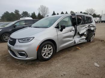  Salvage Chrysler Pacifica