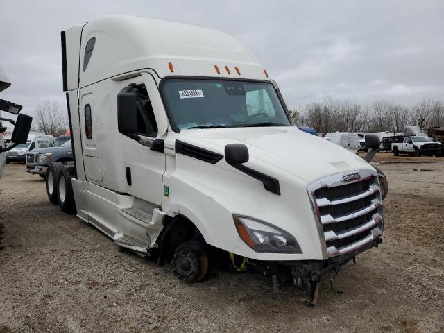  Salvage Freightliner Cascadia 1