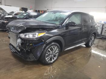  Salvage Hyundai TUCSON