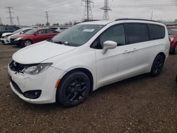  Salvage Chrysler Pacifica