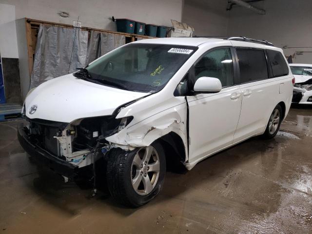  Salvage Toyota Sienna