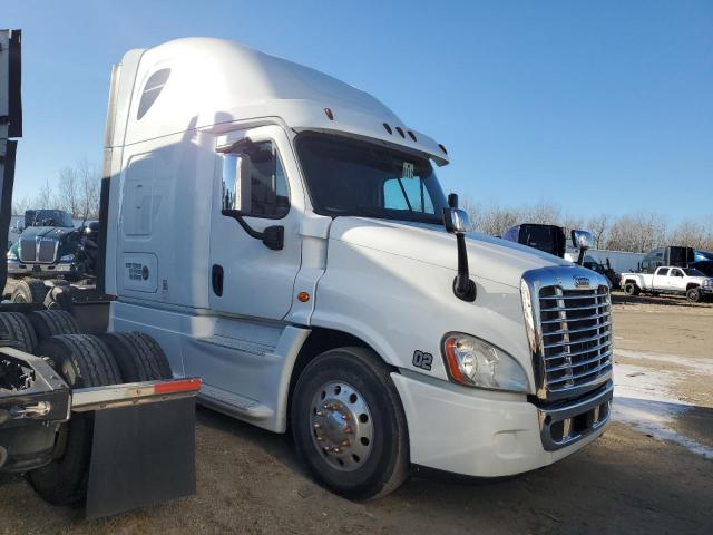  Salvage Freightliner Cascadia 1