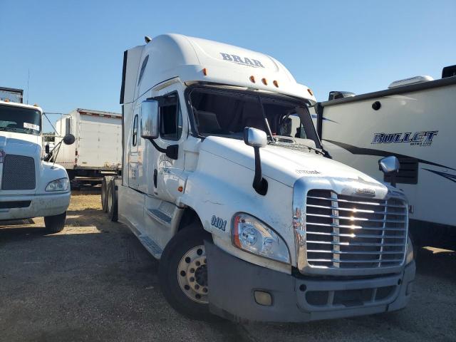  Salvage Freightliner Cascadia 1