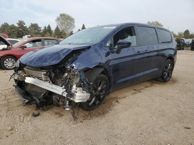  Salvage Chrysler Pacifica