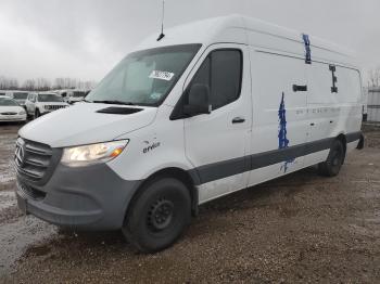  Salvage Mercedes-Benz Sprinter