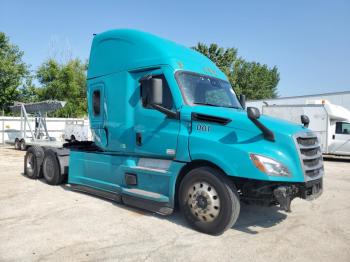  Salvage Freightliner Cascadia 1