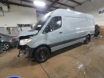  Salvage Mercedes-Benz Sprinter