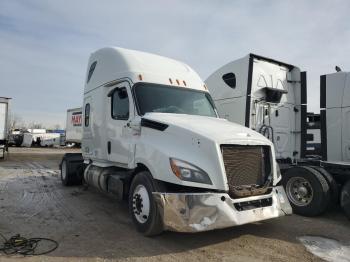  Salvage Freightliner Cascadia 1