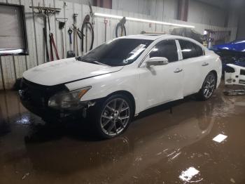  Salvage Nissan Maxima