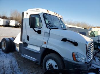  Salvage Freightliner Cascadia 1