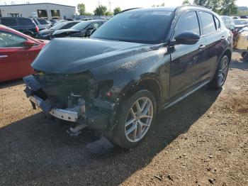  Salvage Alfa Romeo Stelvio