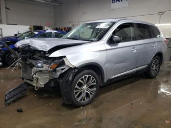  Salvage Mitsubishi Outlander