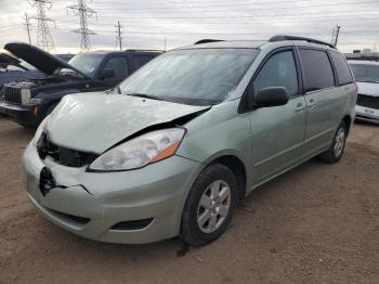  Salvage Toyota Sienna