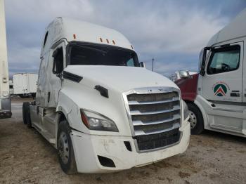  Salvage Freightliner Cascadia 1