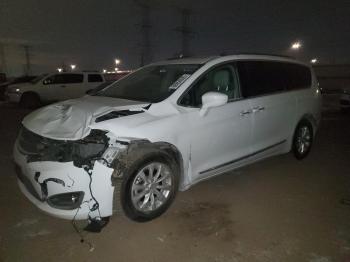  Salvage Chrysler Pacifica