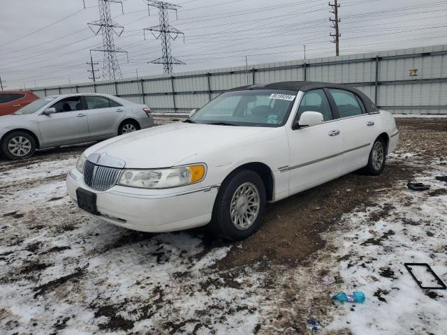  Salvage Lincoln Towncar