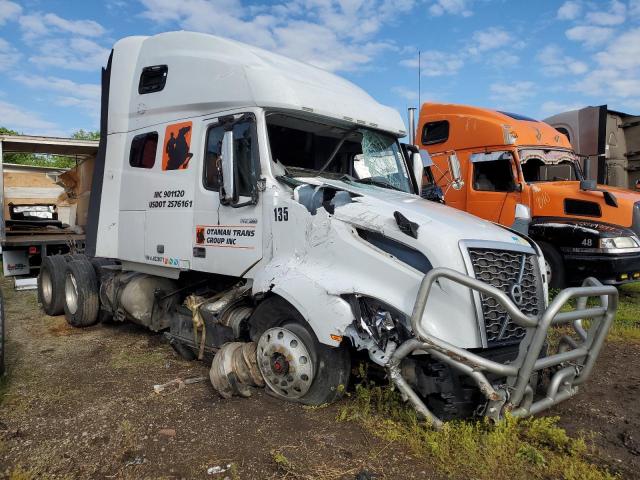  Salvage Volvo Vn