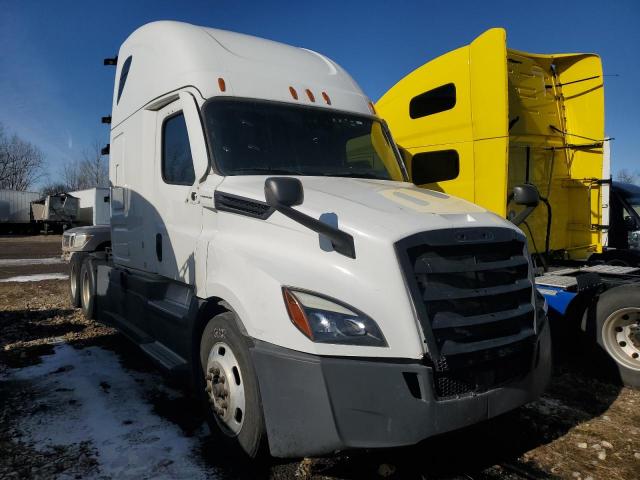  Salvage Freightliner Cascadia 1