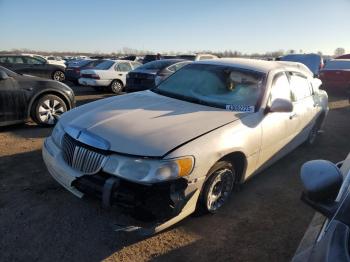  Salvage Lincoln Towncar