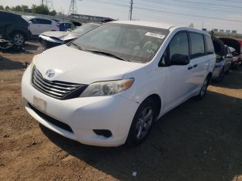  Salvage Toyota Sienna