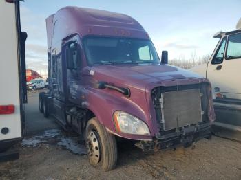  Salvage Freightliner Cascadia 1