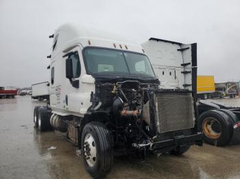  Salvage Freightliner Cascadia 1