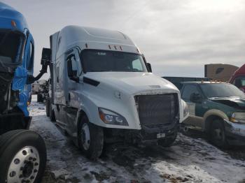  Salvage Freightliner Cascadia 1