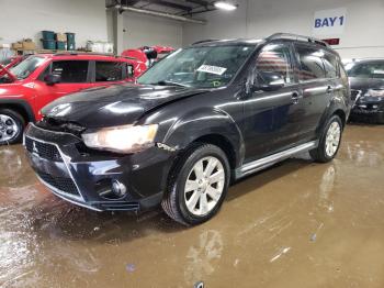  Salvage Mitsubishi Outlander